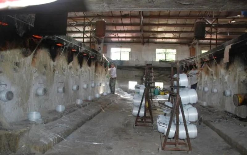 玻璃纖維廠煙氣異味大、工人難受,Dejing的凈?除臭劑幫到您!.jpg 玻璃纖維廠煙氣異味大、工人難受,Dejing的凈?除臭劑幫到您!.jpg