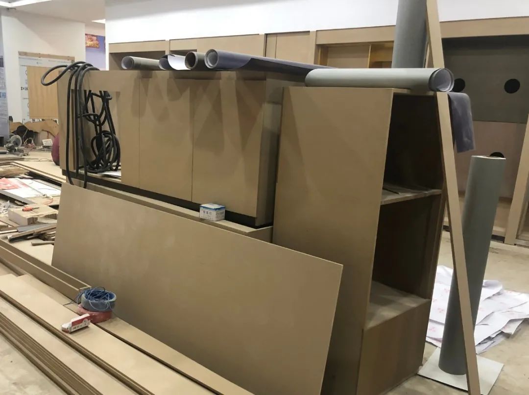 木質(zhì)建材、木質(zhì)家具制造業(yè)釋放大量臭味,的凈除臭劑快速分解除臭!.jpg 木質(zhì)建材、木質(zhì)家具制造業(yè)釋放大量臭味,的凈除臭劑快速分解除臭!.jpg