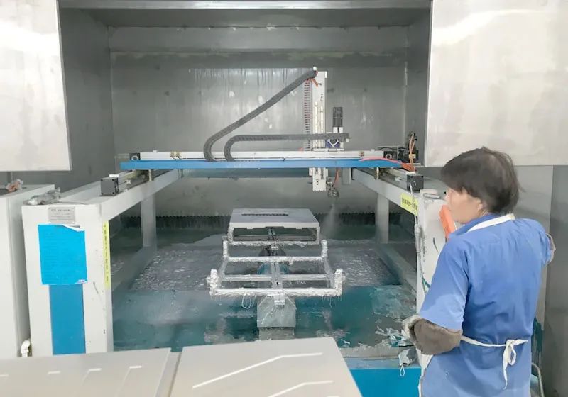 家具廠&五金噴漆廠&汽車廠噴漆車間的VOC廢氣治理怎么做?.jpg 家具廠&五金噴漆廠&汽車廠噴漆車間的VOC廢氣治理怎么做?.jpg